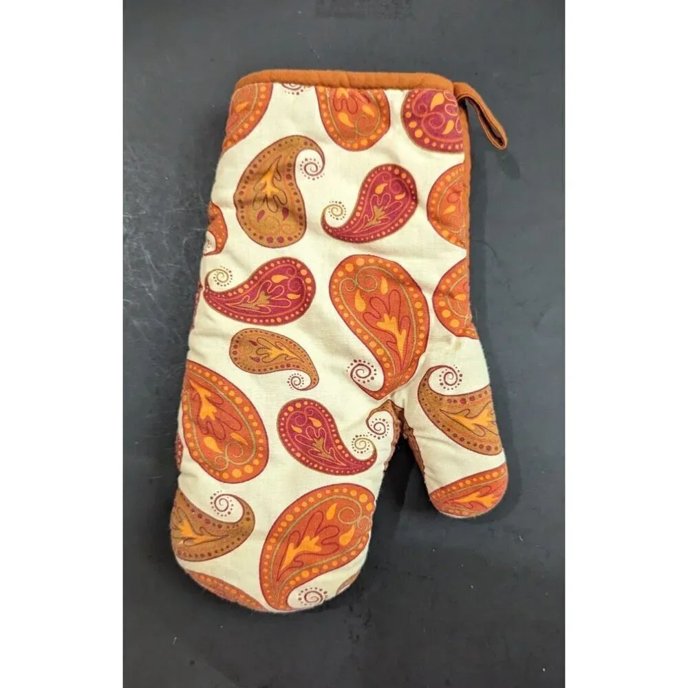 Vintage Walmart  orange cotton Paisley  oven mitt  retro style  10